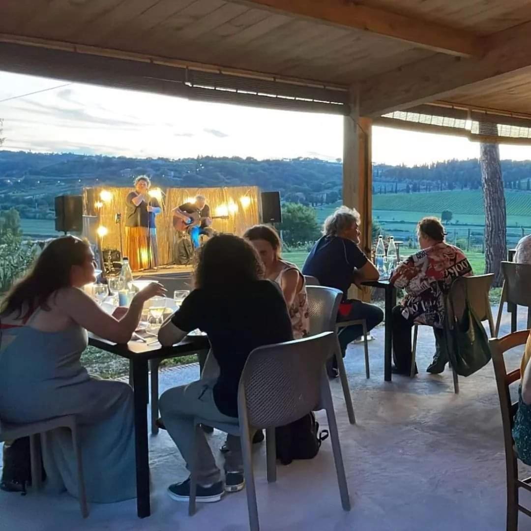 Agriturismo Con Cucina Il Favaio Paciano Exterior photo