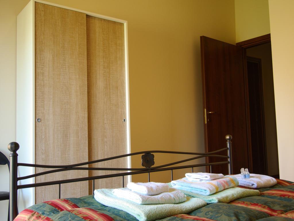 Agriturismo Con Cucina Il Favaio Paciano Exterior photo
